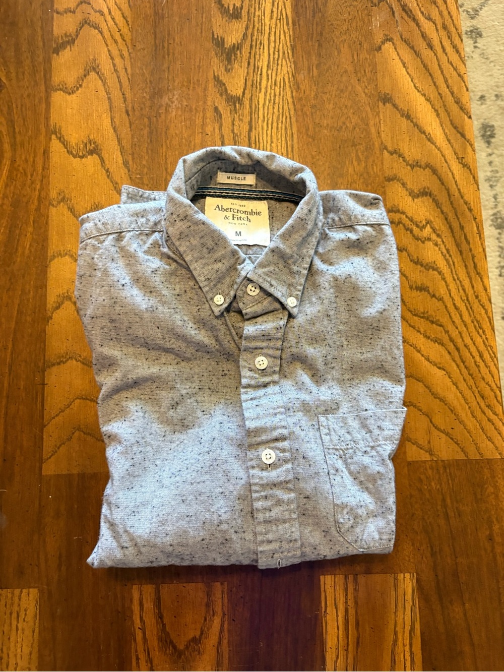 Abercrombie & Fitch Men's Heathered Light Gray Button-Down Shirt